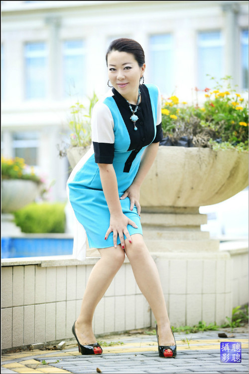 棒子和留守的妇女那些事 图集：山村留守妇女和棒子(点击浏览下一张趣图)