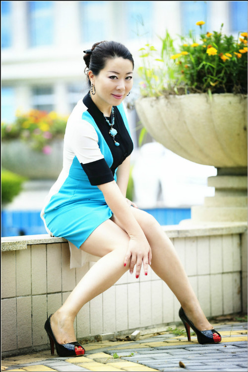 棒子和留守的妇女那些事 图集：山村留守妇女和棒子(4)(点击浏览下一张趣图)