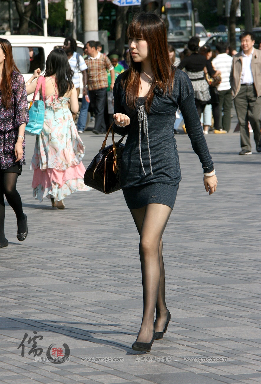 高档房里捡到一堆丝袜：我捡了美女扔的垃圾袋 垃圾袋的丝袜不见了(3)(点击浏览下一张趣图)