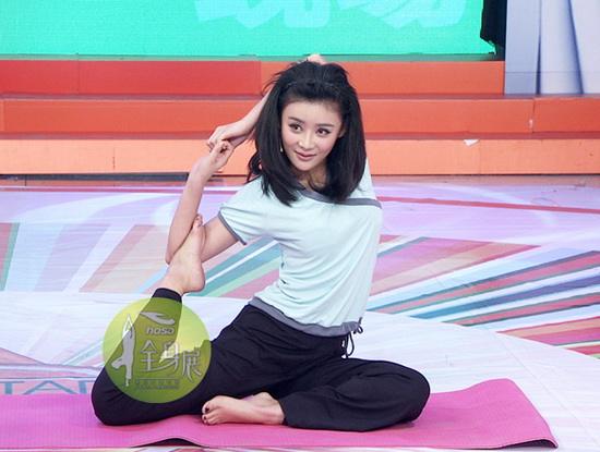 袁姗姗裤子太紧了：女人裤子穿太紧卡档(3)(点击浏览下一张趣图)