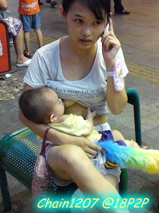 小孩吃母乳真实视频：16岁吃母乳 最新孩子吃奶视频直播(4)(点击浏览下一张趣图)