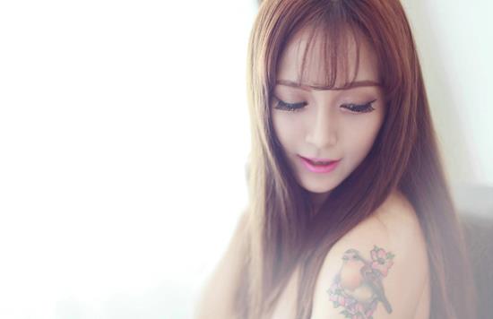 少女才十三岁真人真事：十八岁乳房图片大全(点击浏览下一张趣图)