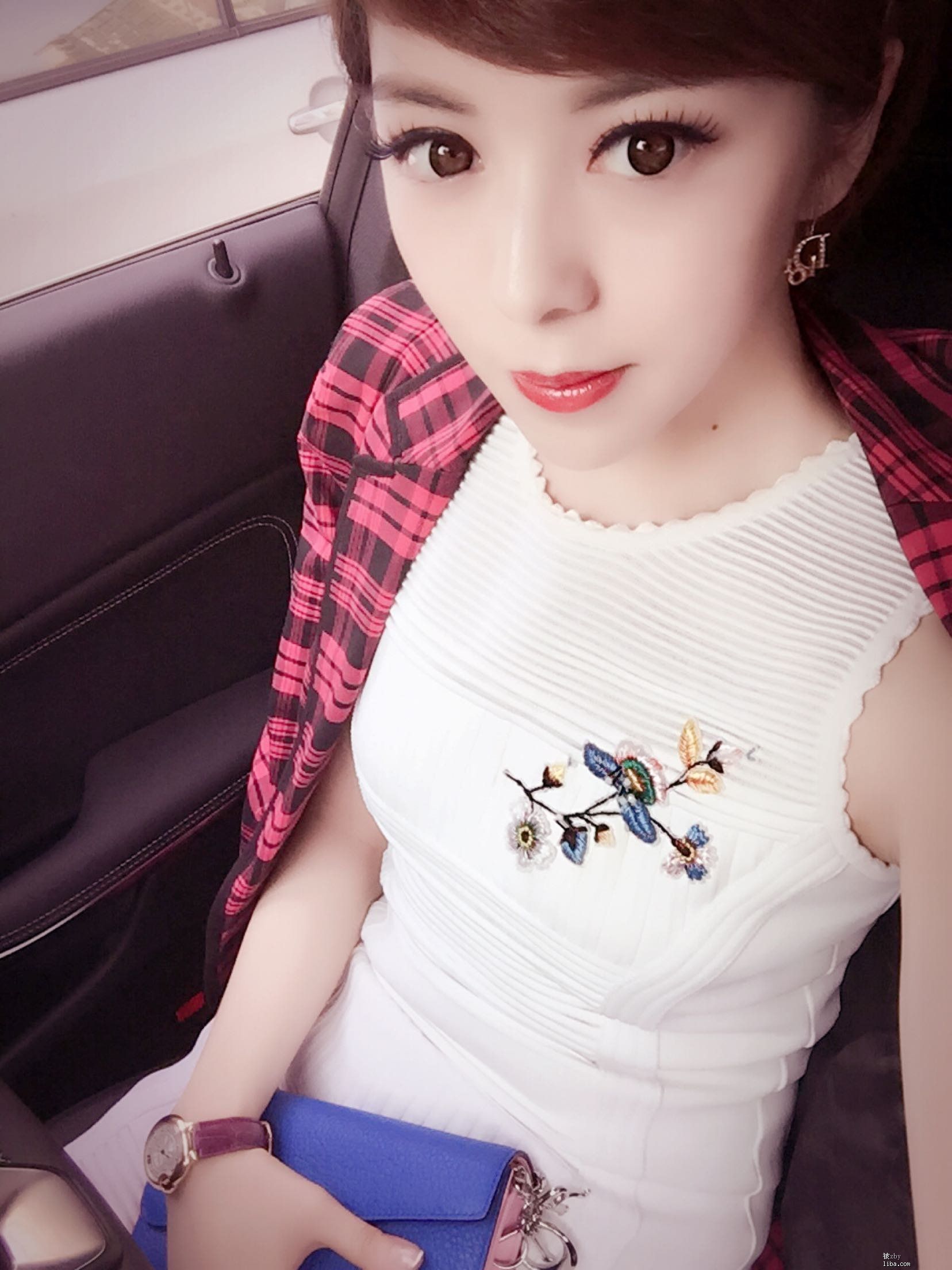 主持人杨婉莹不带胸罩：湖南卫视闯关走光女(点击浏览下一张趣图)