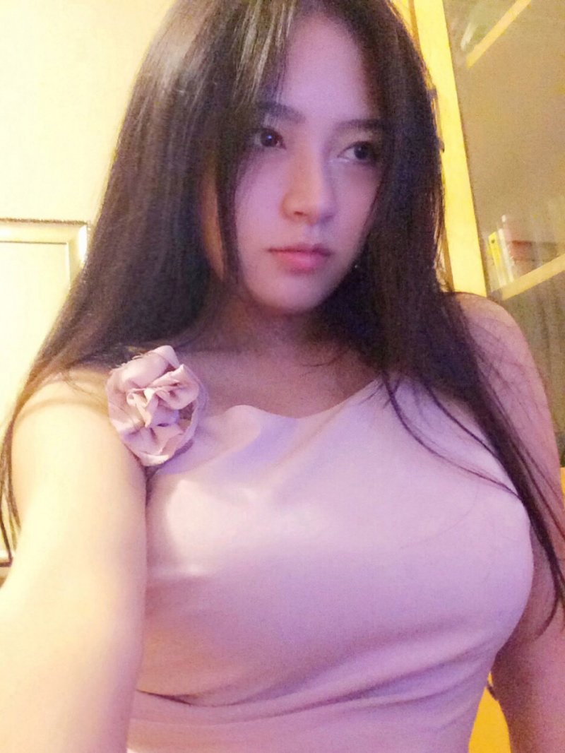 男女露骨微信聊天图片：微信女人发木耳图片(点击浏览下一张趣图)