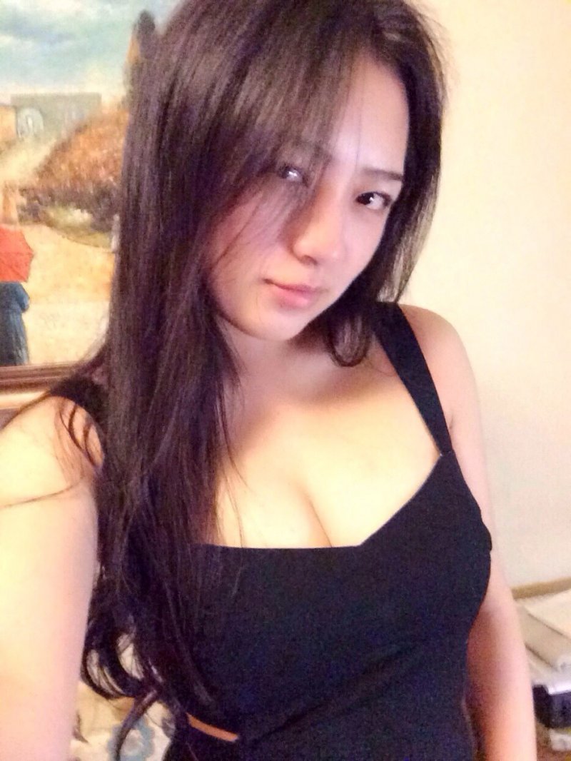 男女露骨微信聊天图片：微信女人发木耳图片(3)(点击浏览下一张趣图)