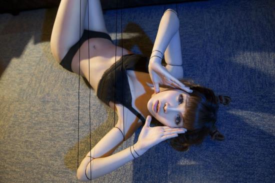 少女开处12p：美女支开大腿图(2)(点击浏览下一张趣图)