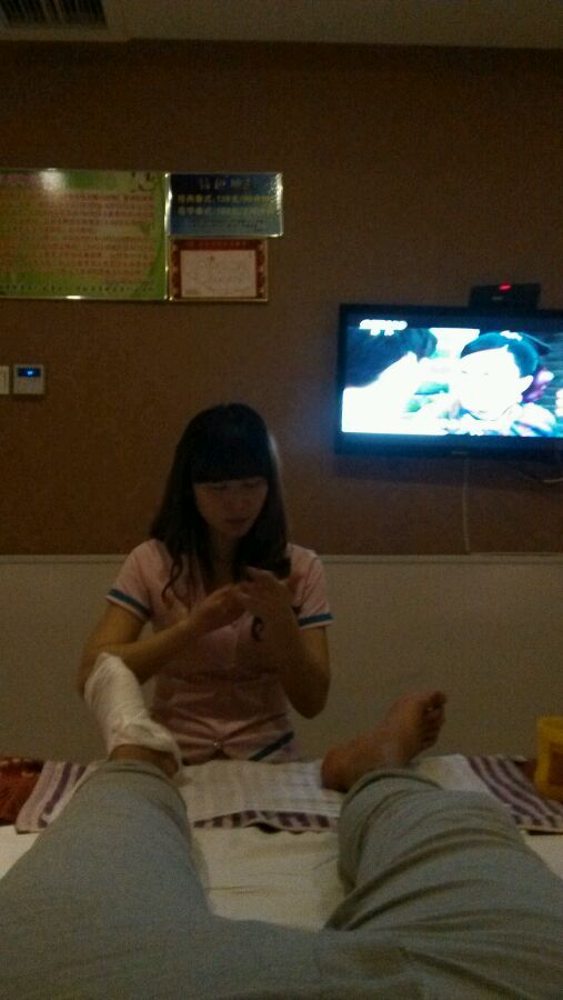 男技师大保健打蝴蝶：男技师给老我打蝴蝶 异性spa男技师湿(点击浏览下一张趣图)