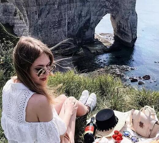 女人要懂得矜持说说，做一个矜持女人说说(2)(点击浏览下一张趣图)