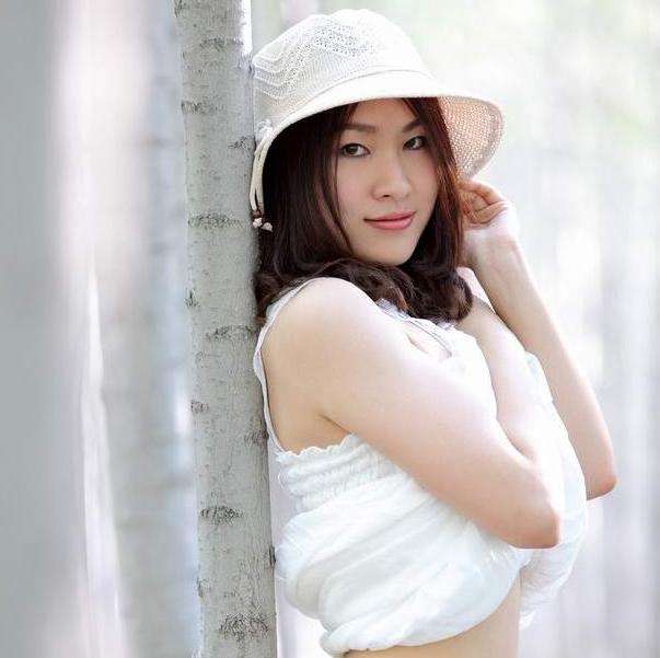 叶贤图片《梯》：688s人体艺木欣赏摄影(2)(点击浏览下一张趣图)