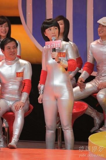 小萝莉骆驼趾图片欣赏：中国明星露骆驼趾图片(2)(点击浏览下一张趣图)