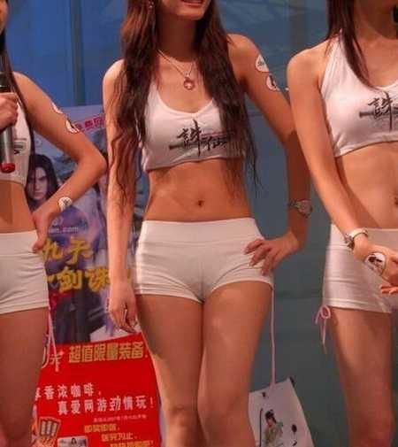 小萝莉骆驼趾图片欣赏：中国明星露骆驼趾图片(5)(点击浏览下一张趣图)