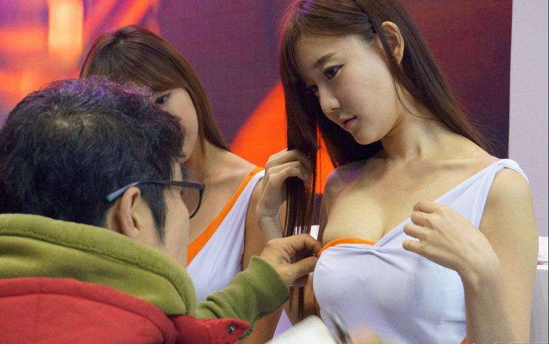吃女人豆腐是指哪里 图解：吃女人豆腐的视频(5)(点击浏览下一张趣图)
