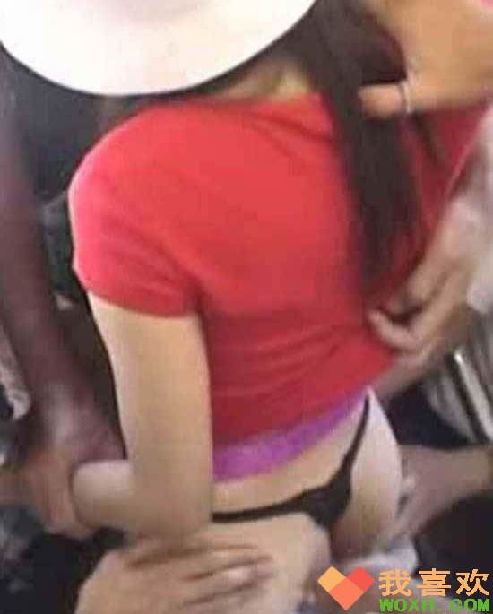 女人被骚扰的艺术图片：地铁上美女遭性骚扰和不雅行为图18(6)(点击浏览下一张趣图)