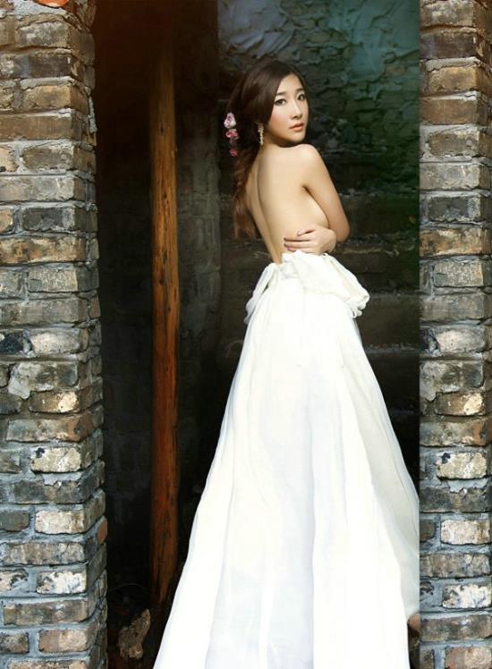 高姝摇裸体图片：裸体图片女星mp4(点击浏览下一张趣图)
