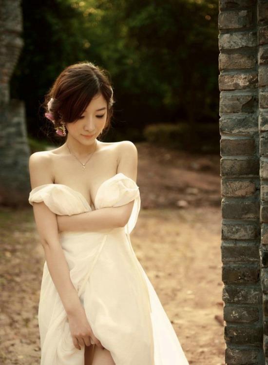 高姝摇裸体图片：裸体图片女星mp4(3)(点击浏览下一张趣图)