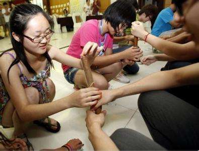 男人带套的样子图片：安全套和避孕套的图片(点击浏览下一张趣图)