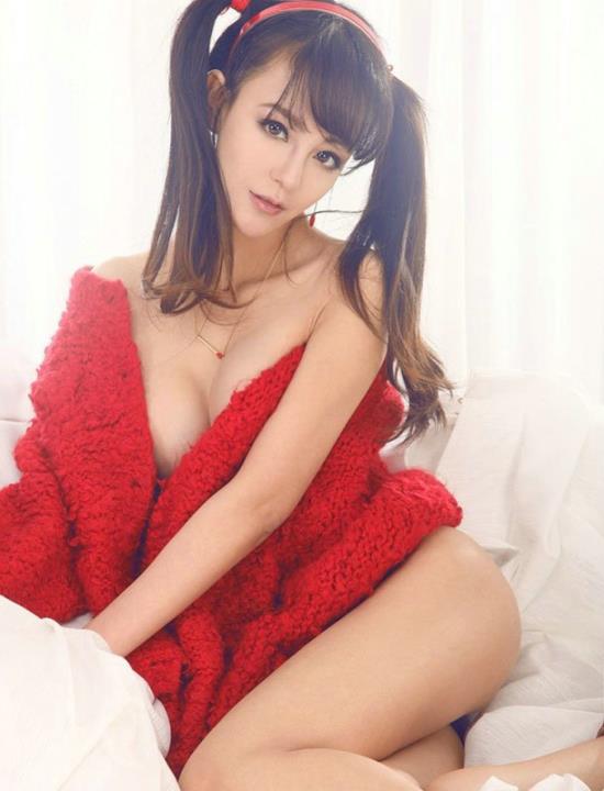 女人全身上下没有衣服 女人全部脱了内裤(4)(点击浏览下一张趣图)