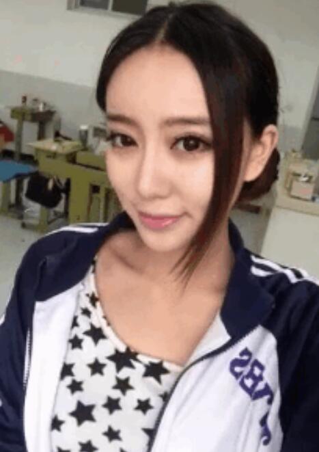 爸爸让日妈妈云芳全文 爸爸让我肉妈妈云芬完(11)(点击浏览下一张趣图)