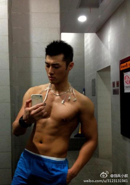 阳刚男色lofter 男模全见乐乎1069露鸟男色lofter(点击浏览下一张趣图)