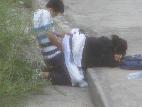 秋天上打野战视频：男女:野战:屋角视频(5)(点击浏览下一张趣图)
