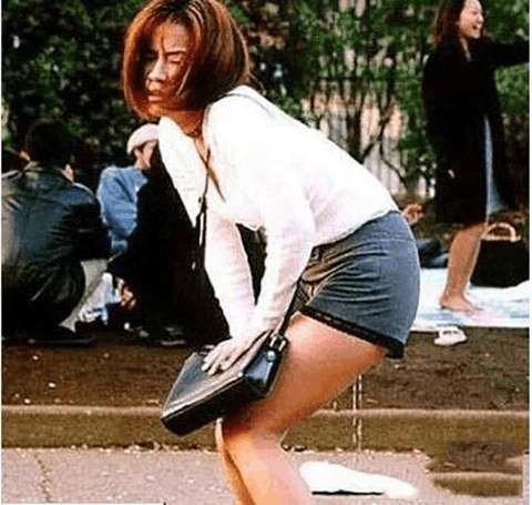 厕所偷拍36P：wc女厕偷拍系列图(5)(点击浏览下一张趣图)