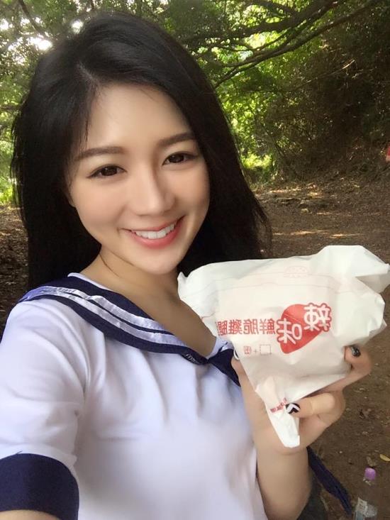 小学生粉葡萄木耳图片：9595后的粉粉小木耳(5)(点击浏览下一张趣图)