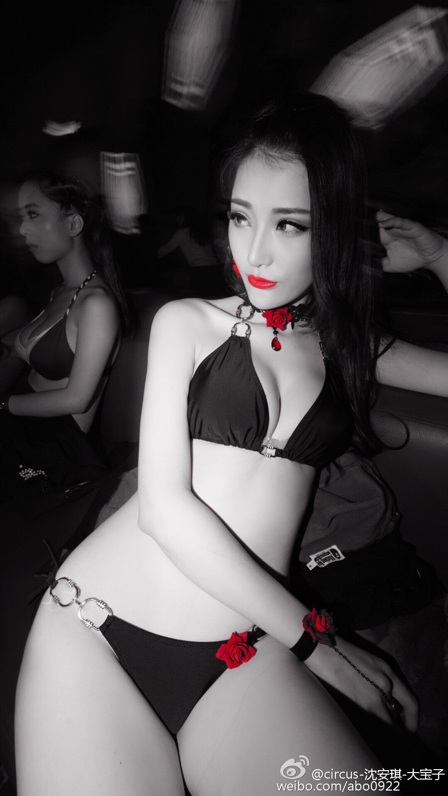 推女郎官网钻石无圣光：推女郎无圣光有趣 推女郎圣光和闺蜜(4)(点击浏览下一张趣图)