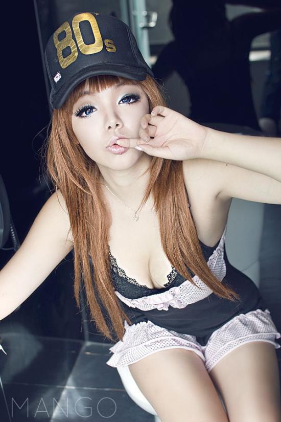 e949 娘样150p01(150p)：2o14国模新小莲私拍5op(点击浏览下一张趣图)