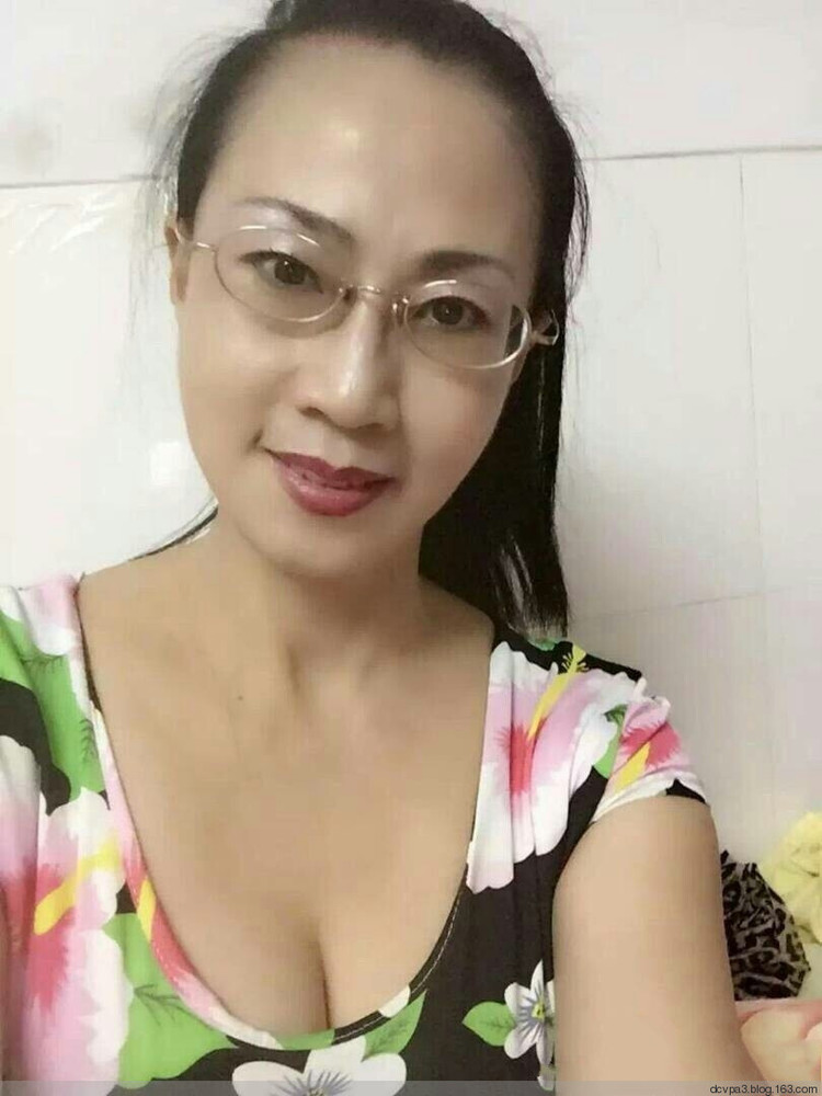 被同学占有的妈妈吕梅 同学妈妈王涓作者不详同学病了,我和她妈妈(2)(点击浏览下一张趣图)