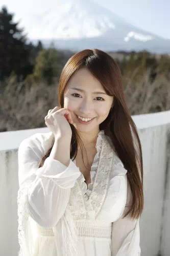 白石茉莉奈怀孕图：白石茉莉奈和哈比人 白石茉莉奈 真实(2)(点击浏览下一张趣图)