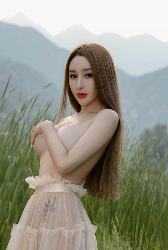 学生妹艺术照：初中女生奶奶裸体艺术(5)(点击浏览下一张趣图)