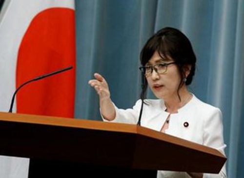 日本女防长稻田朋美：日本女防长av 日本女防长年轻照片(5)(点击浏览下一张趣图)