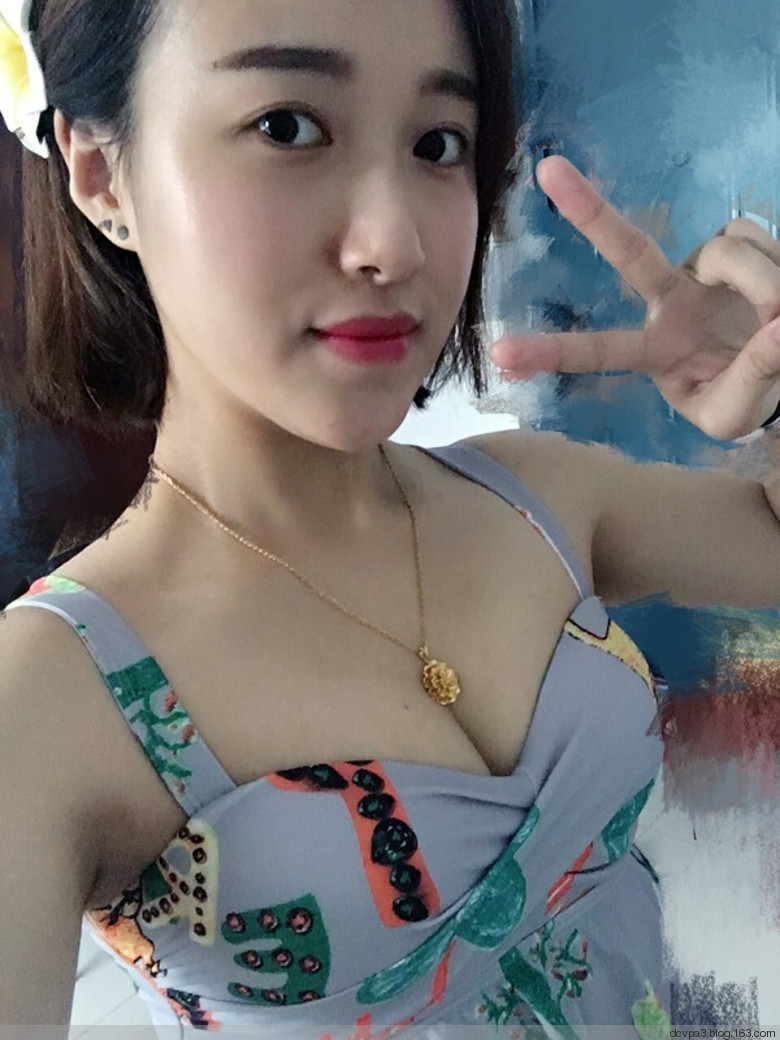 微信熟女色情聊天截图：42老熟女微信QQ 微信找四十以上熟女(4)(点击浏览下一张趣图)