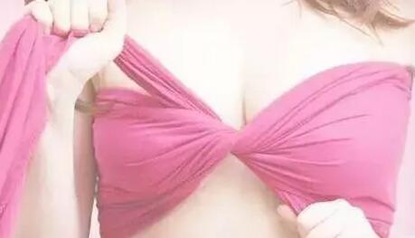乳房里有硬块是怎么回事呢，乳房有点疼,怎么回事(2)(点击浏览下一张趣图)