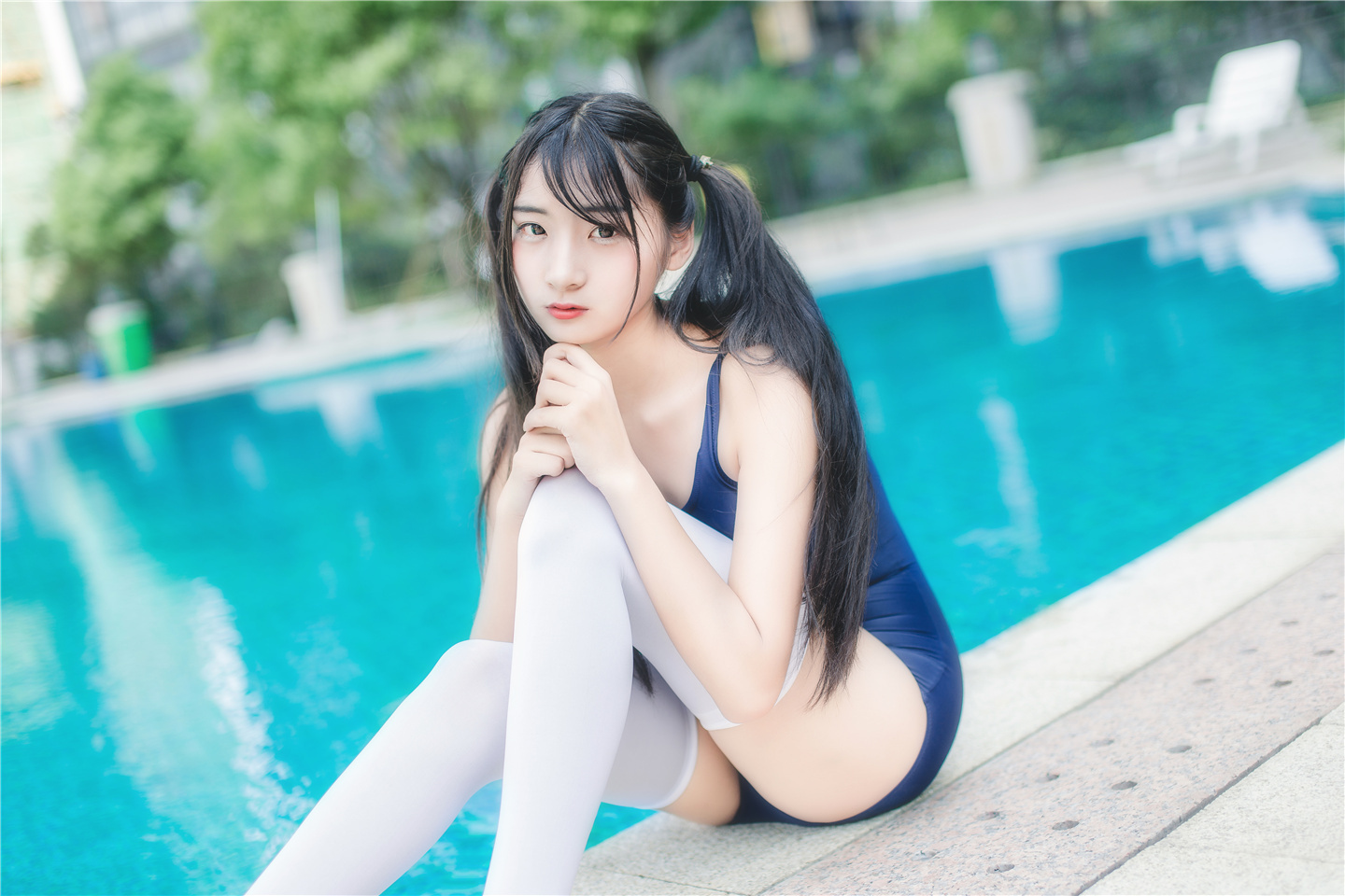 小女孩穿粉色连裤袜吧小萌和小悦与犯罪团伙：白色连裤袜小女孩小晴(点击浏览下一张趣图)