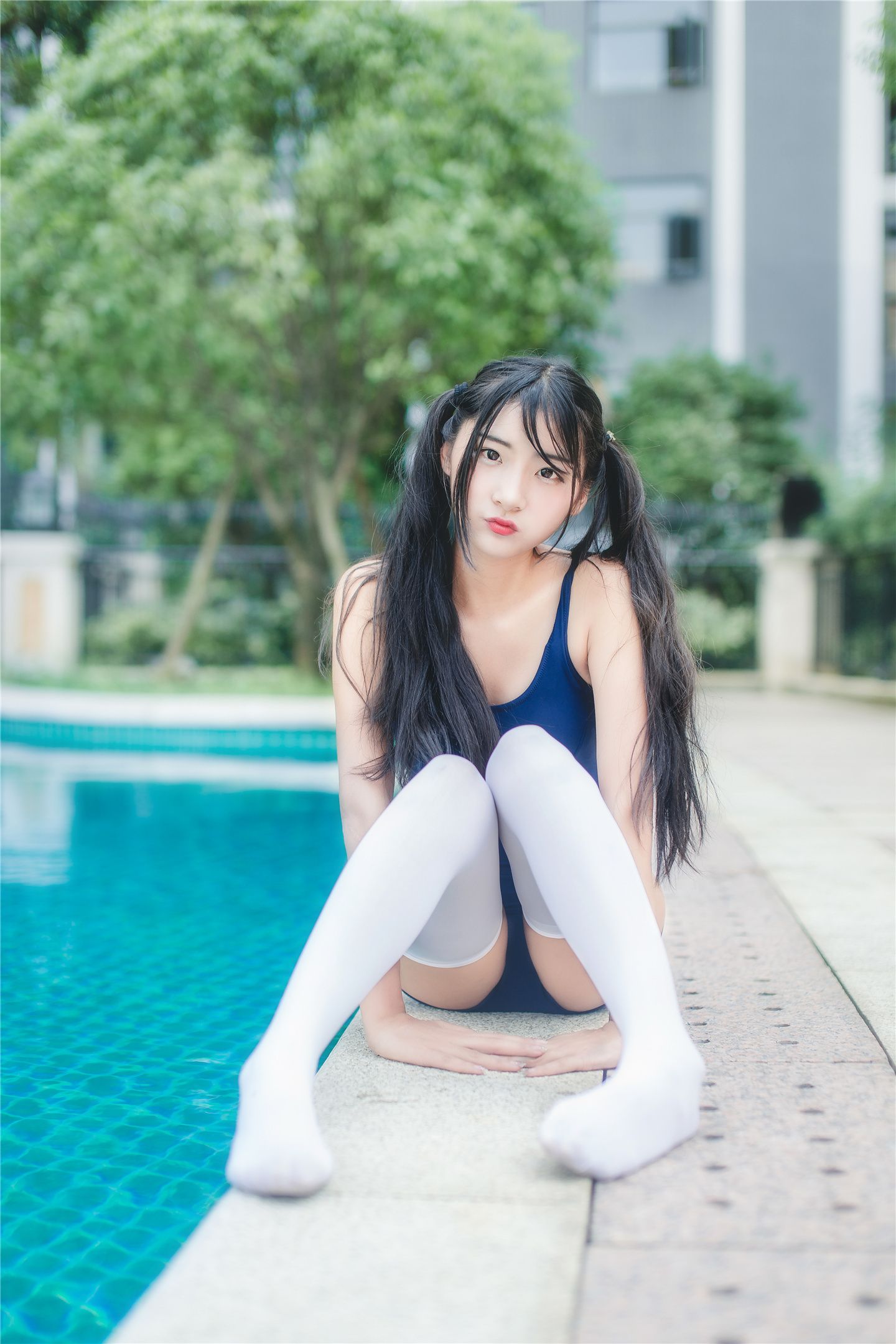 小女孩穿粉色连裤袜吧小萌和小悦与犯罪团伙：白色连裤袜小女孩小晴(4)(点击浏览下一张趣图)