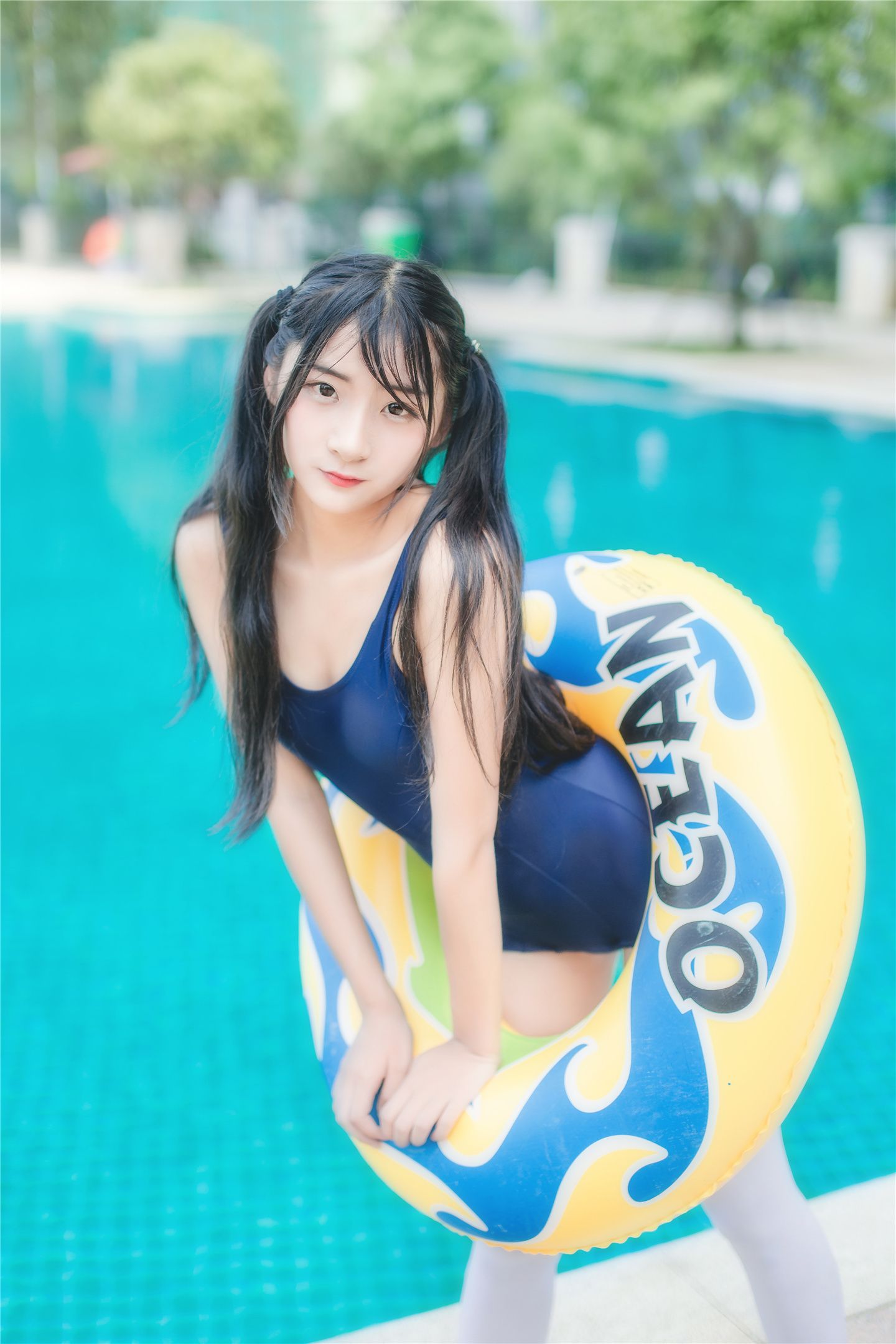小女孩穿粉色连裤袜吧小萌和小悦与犯罪团伙：白色连裤袜小女孩小晴(5)(点击浏览下一张趣图)