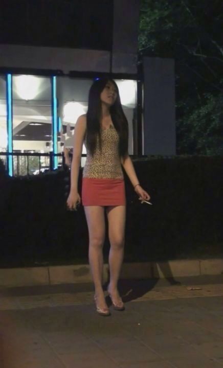 2016东莞长安站街妹：东莞酒店选小姐视频 (4)(点击浏览下一张趣图)