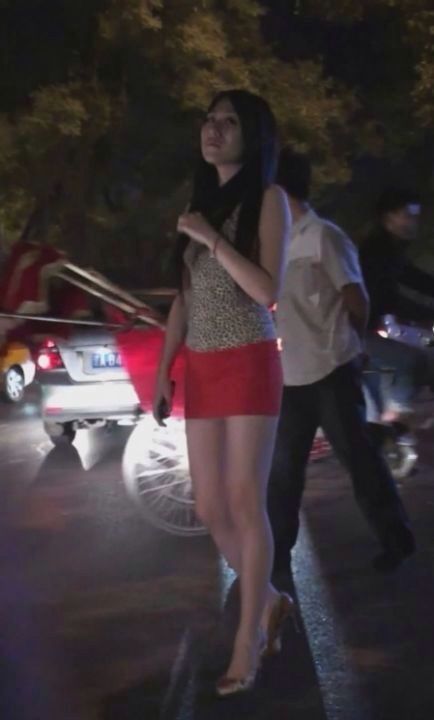 东莞大朗哪里有站街妹:2016年东莞沙田站街女 (2)(点击浏览下一张趣图)