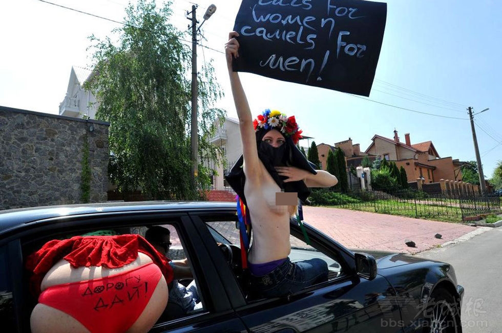 欧美美女赤裸全身图片：欧美中年美女裸体图片(6)(点击浏览下一张趣图)