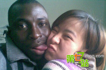 女留学生大战外国佬：中国女能受的了黑人吗? 中国女生与黑人视频(3)(点击浏览下一张趣图)