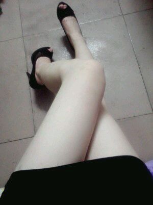 女神都是有钱人的精盆 为什么叫女的腿炮架：长腿炮架美女(点击浏览下一张趣图)