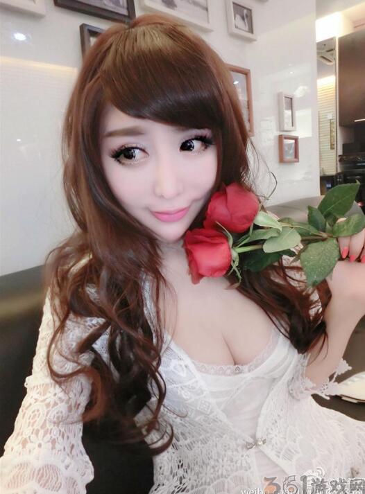 2017年宝妈晒母乳照：宝妈晒晒怀孕前奶照 宝宝树宝妈胸照(4)(点击浏览下一张趣图)