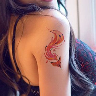 花胸纹身线条图案大全：纹身胸口图案女生图片(2)(点击浏览下一张趣图)