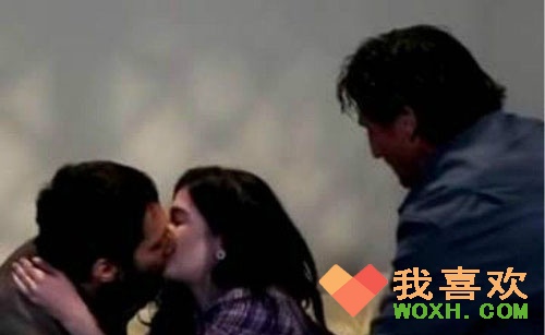 h版史密斯夫妇正在播放：史密斯夫妇h版磁力 史密斯夫妇黄版(2)(点击浏览下一张趣图)