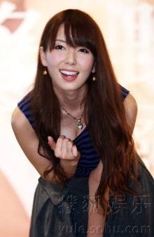 林志玲被谁插过?av林志玲动态图：很像林志玲的av女星(3)(点击浏览下一张趣图)