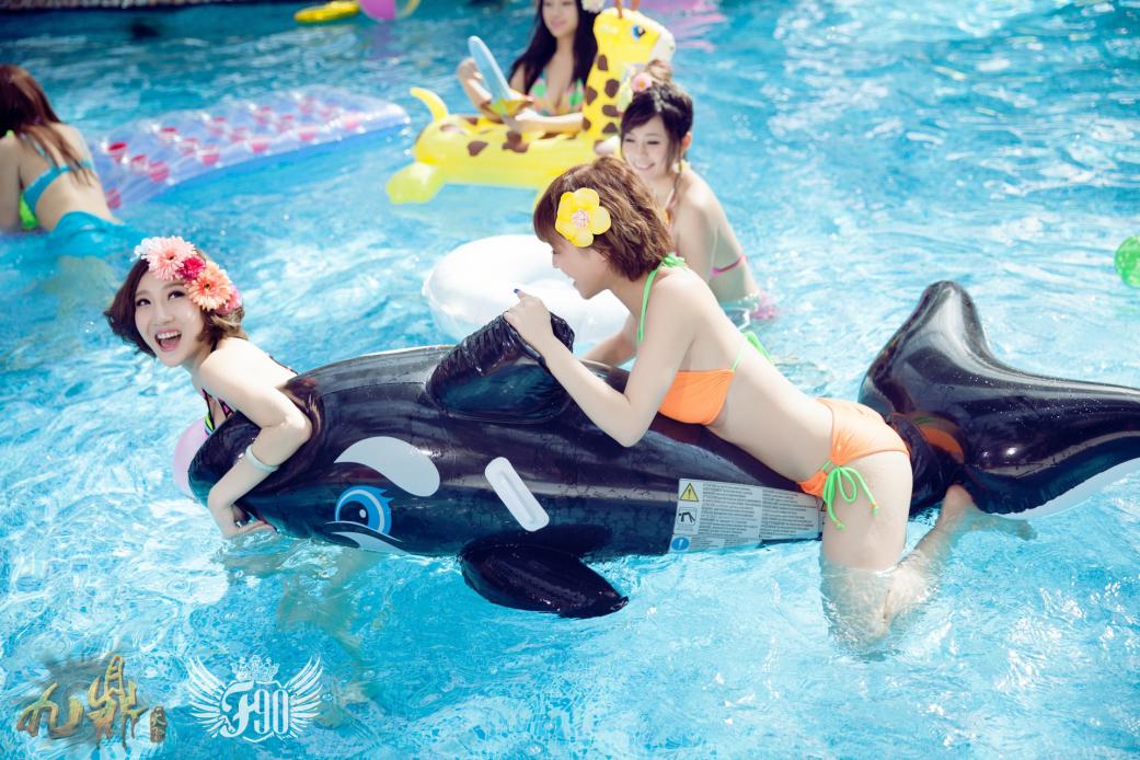 f90天团成员中最丰满的 图：f90潘春春图片 f90巨乳天团王莹(8)(点击浏览下一张趣图)