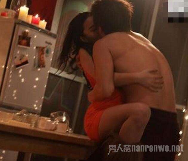 张馨予男友发的视频：张馨予与前男友种子 张馨予疯狂亲吻的视频(4)(点击浏览下一张趣图)