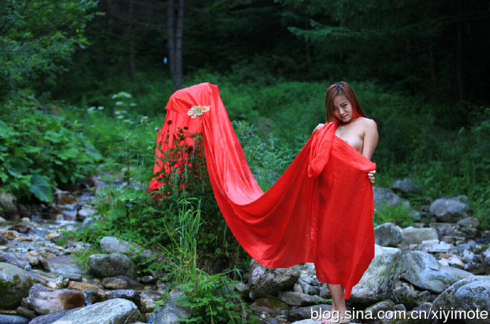 美女人体山水风景图片：人体艺山水图片大全(3)(点击浏览下一张趣图)