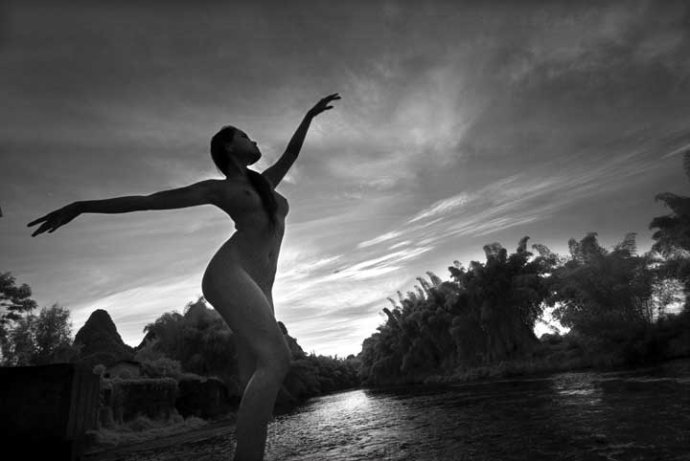 山水人体叶贤：风景与人体 西西裸体美女,,(6)(点击浏览下一张趣图)